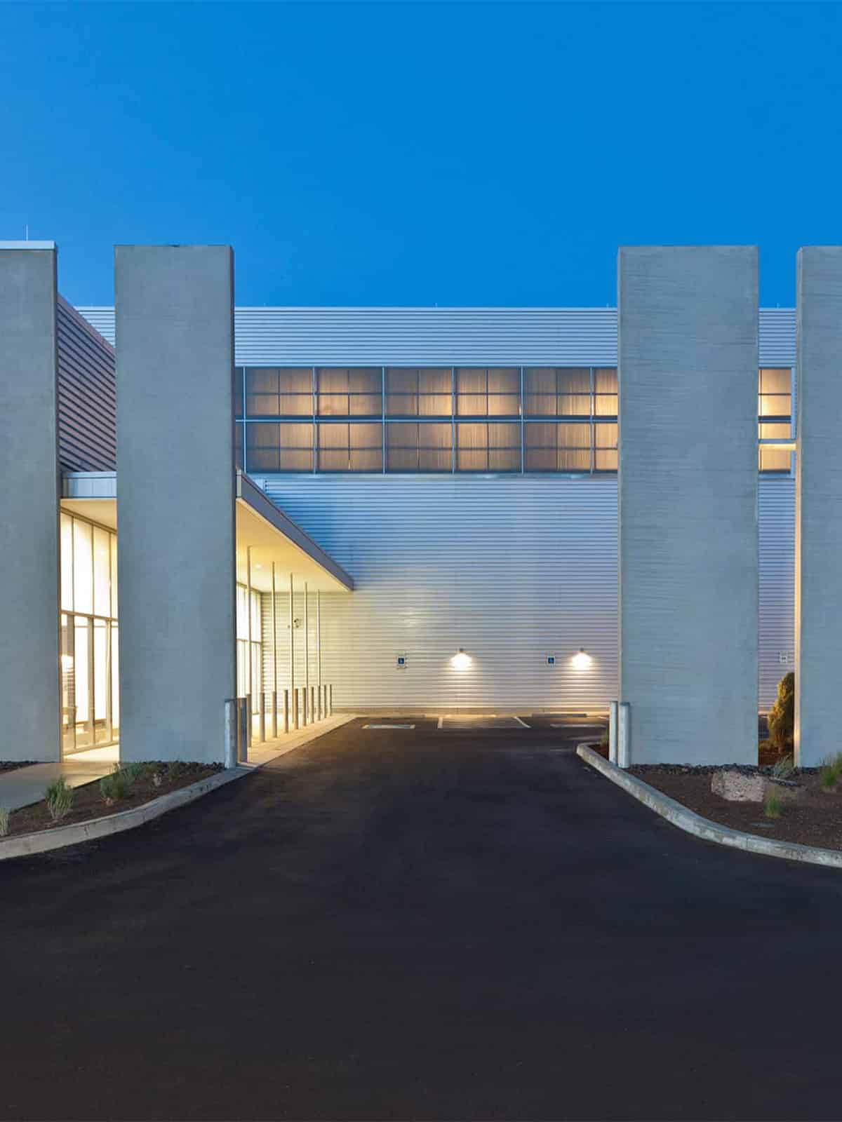 Scaling global data centers sustainably